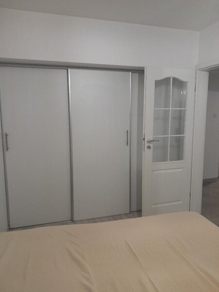 Vatra Luminoasa, ap. 2 camere, parter/ P+4, bloc 1983, centrala proprie